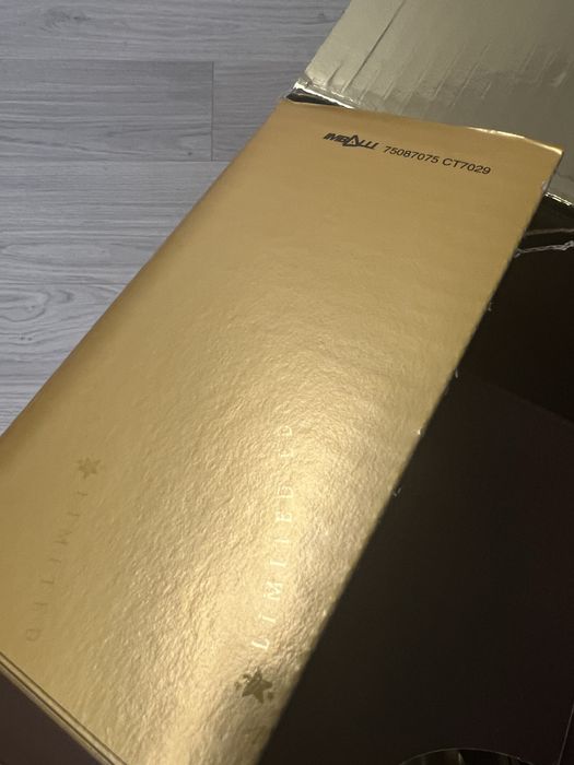 Коробка Ferrero Rocher Limited Edition