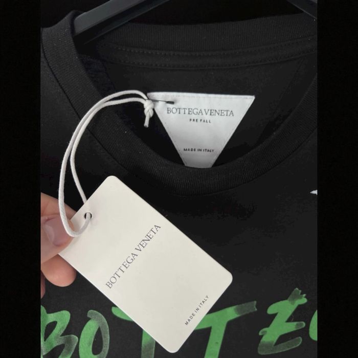 Tricou cu imprimeu verde marimea L nou cu eticheta