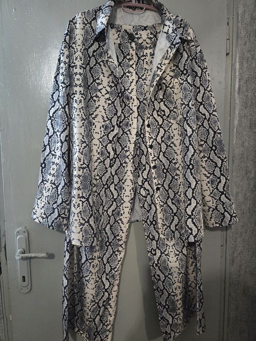 Дамски комплект с ефектен принт