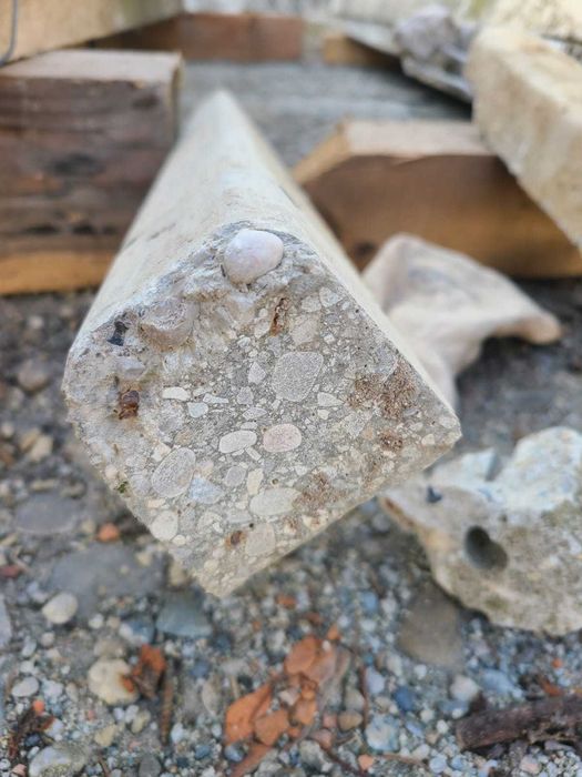 Stalpi rezistenti Beton - Gard / 2.5m / 2.7m / 3m