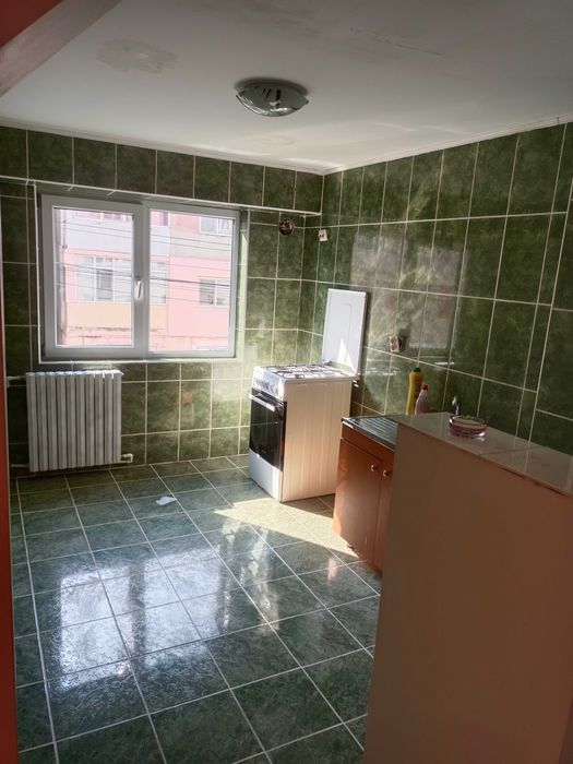 Închiriez apartament