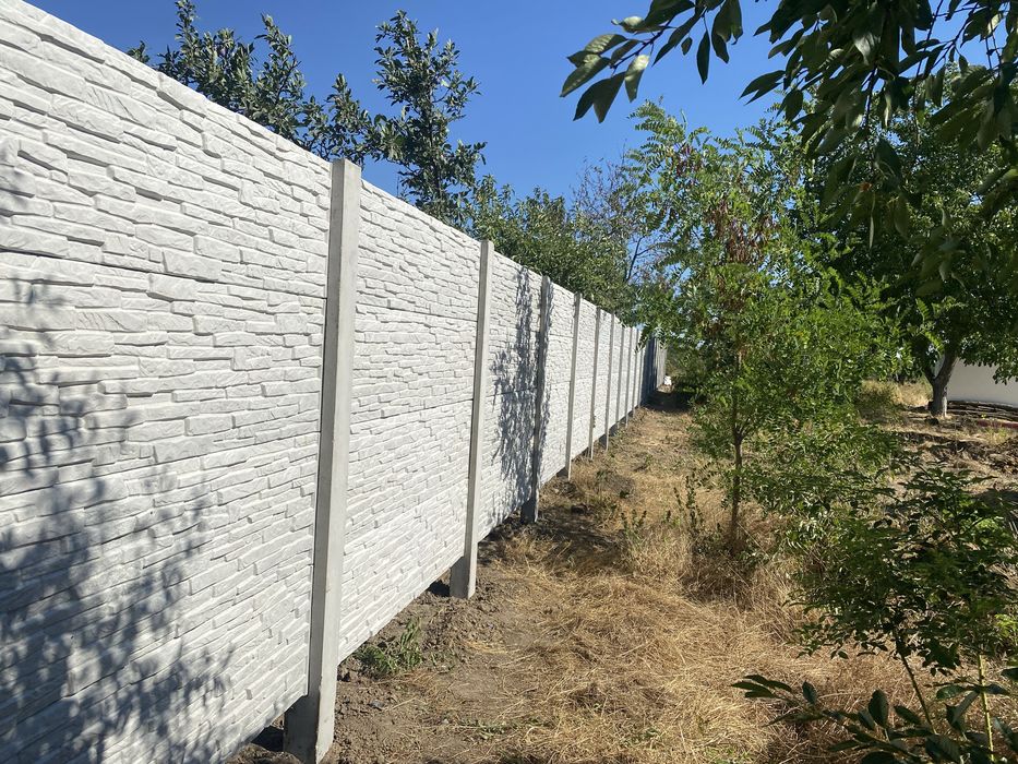 Gard din placi de beton