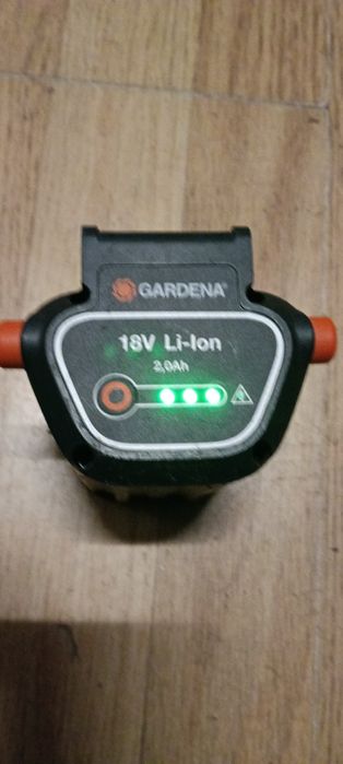 Продавам батерии Бош,Гардена и зарядно