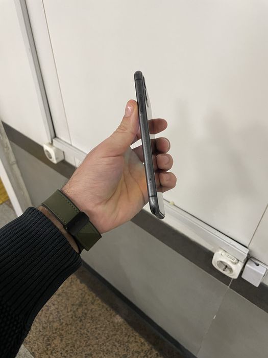 Продам телефон Айфон 11 128Gb