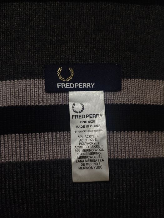 Оригинал Шарф Fred Perry в хорошем состоянии