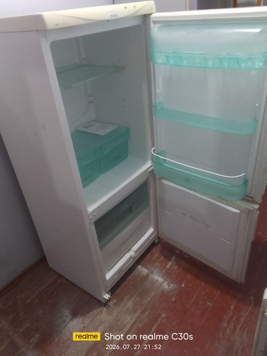 Продаем холодильник