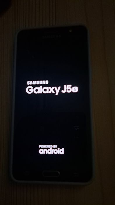 Продам Samsung j5 (2016)