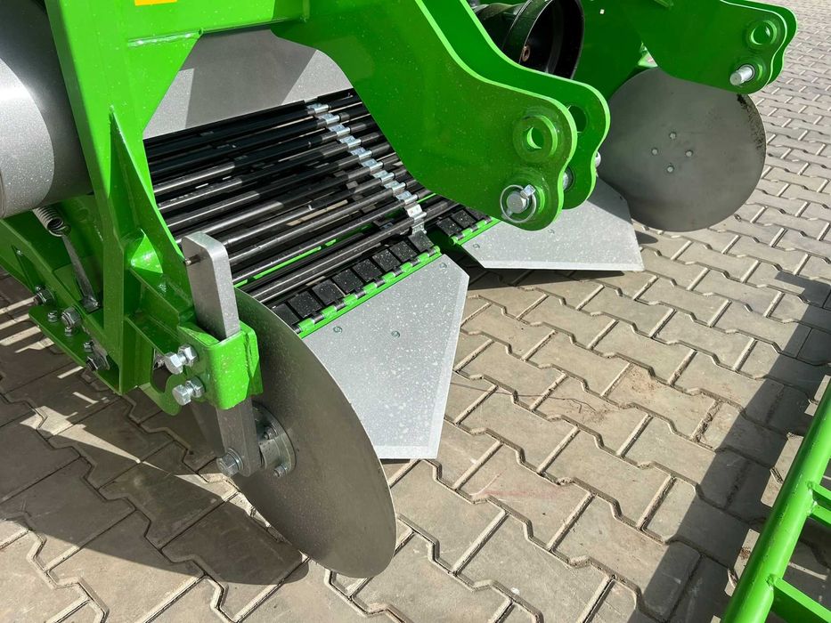 Машина за вадене на картофи, лук, чесън Bomet – 1,5 м (Нова) + видео