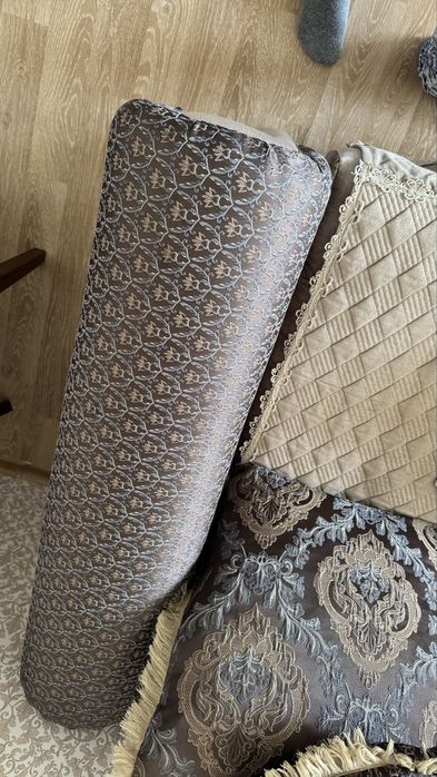 Диван в гостинную