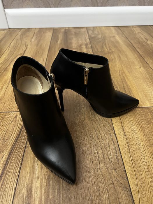 Продам ботильоны Jimmy Choo