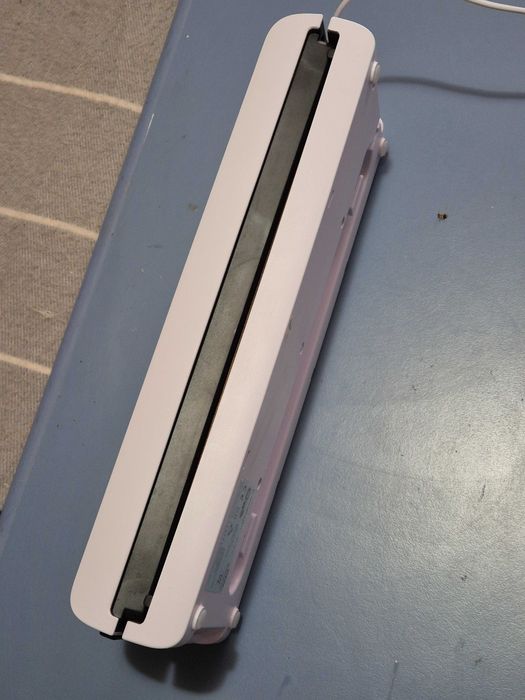 De vanzare un aparat de vidat Silvercrest SV 130 A1, impecabil