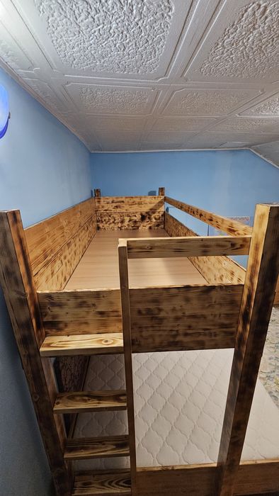 Vând pat etajat 140 x 200 cm