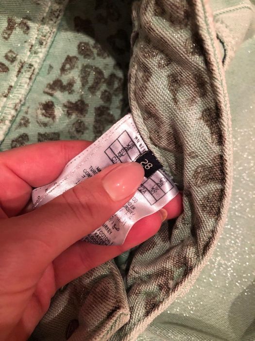 Blugi scurti Guess si BSB