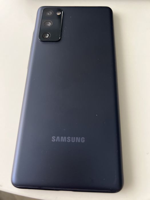 Смартфон Samsung S20 FE