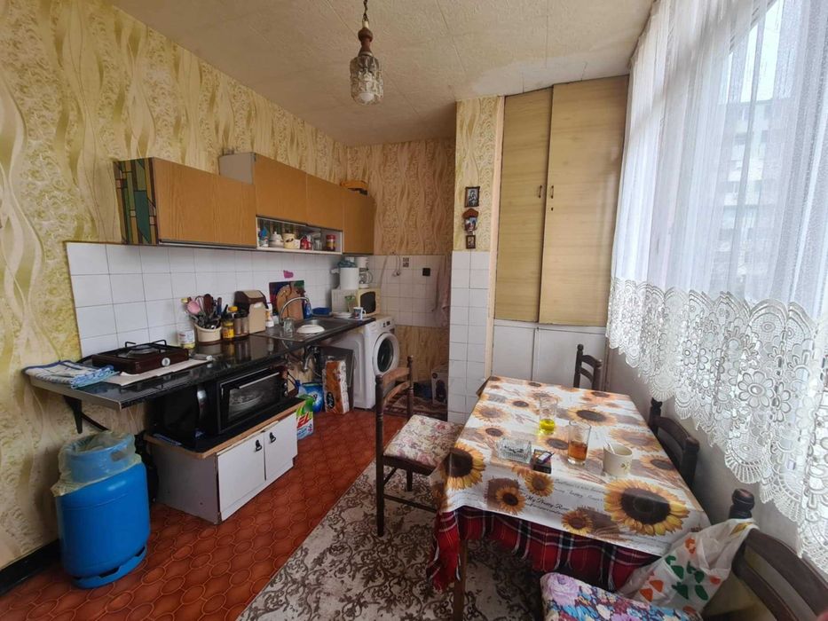 Продава се Двустаен апартамент в Хасково, Република - 72 кв.м за 815 €/кв.м - Снимка #3