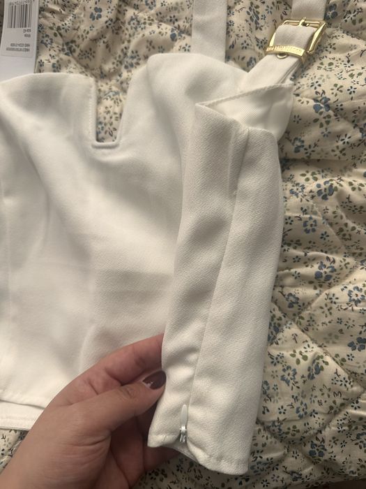 Сет от панталон и потник със златист детайл