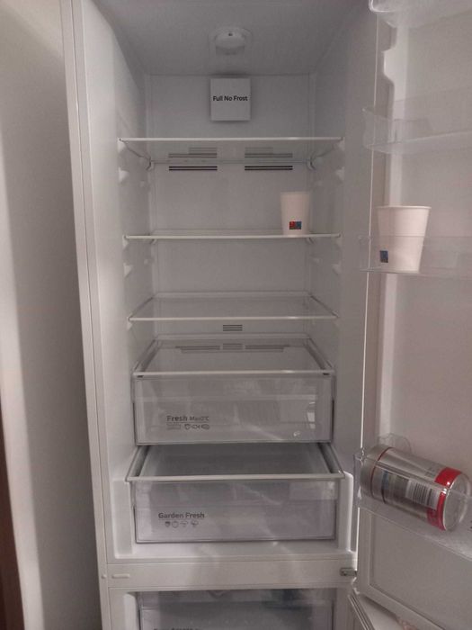 Vând combină frigorifică Arctic pentru piese