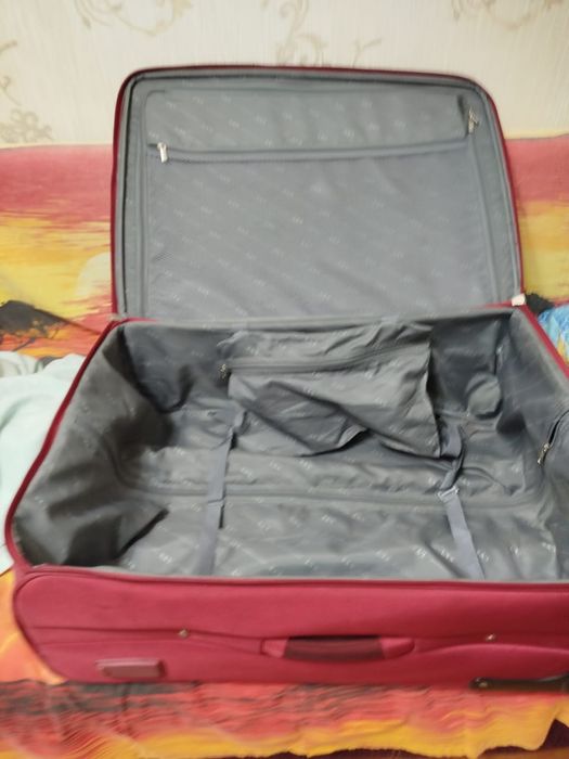 Чемодан бу фирменный