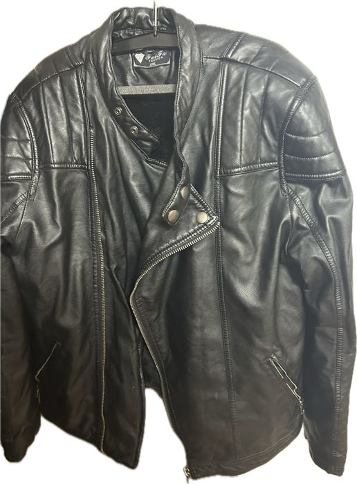 Haina de piele, barbateasca