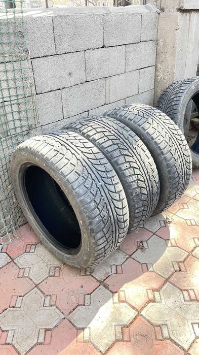 Зимние шипованные