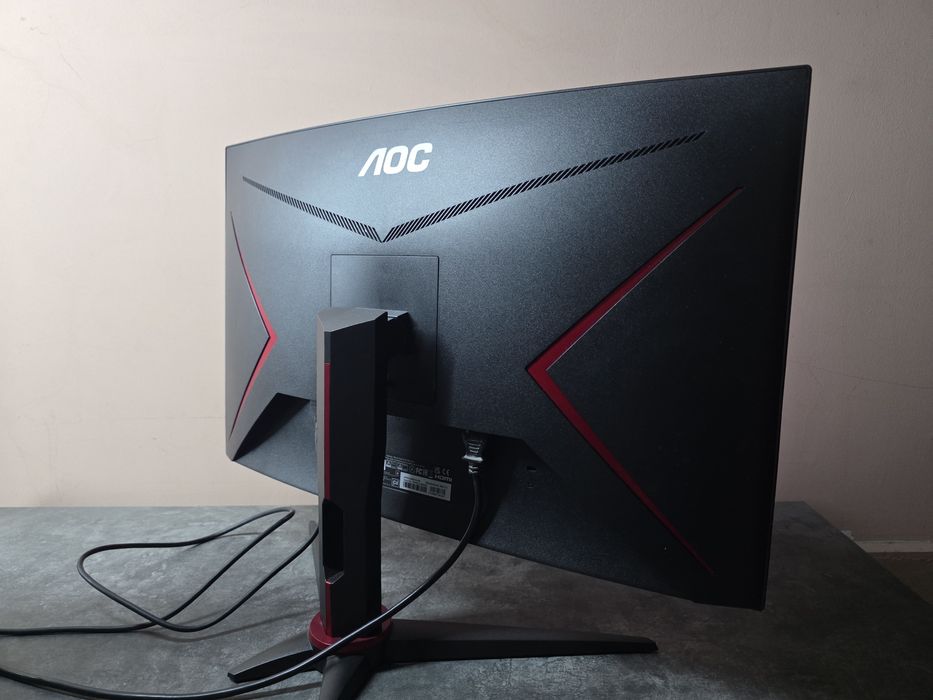 Монитор AOC 27 240HZ CURVED GAMING MONITOR. Возможен обмен.