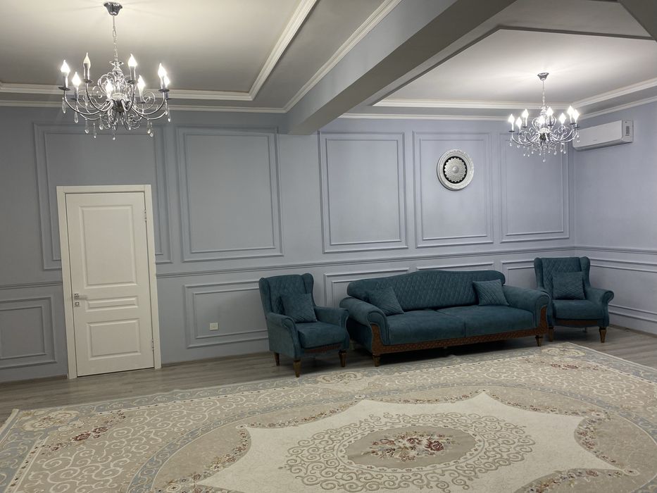 Дом мансардный большой