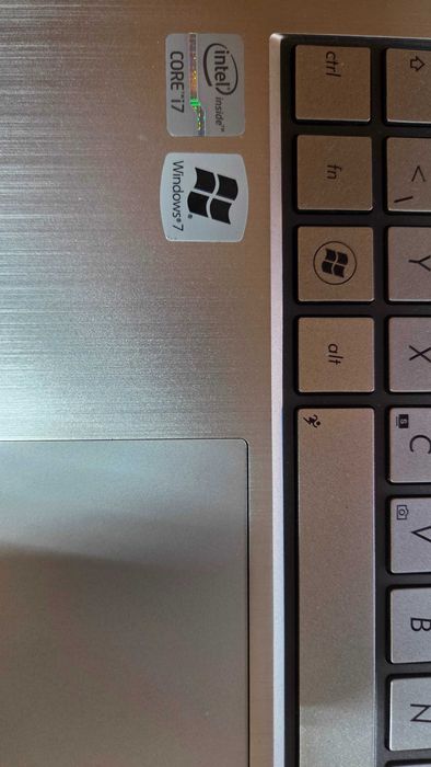 Asus ux21e i7, 4 gb mem. 1,8 ghz ultra subtire