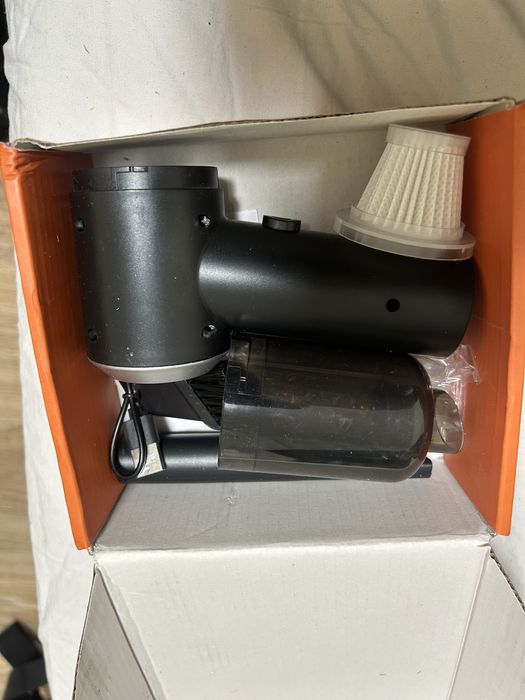 Продавам мини прахосмокачка.