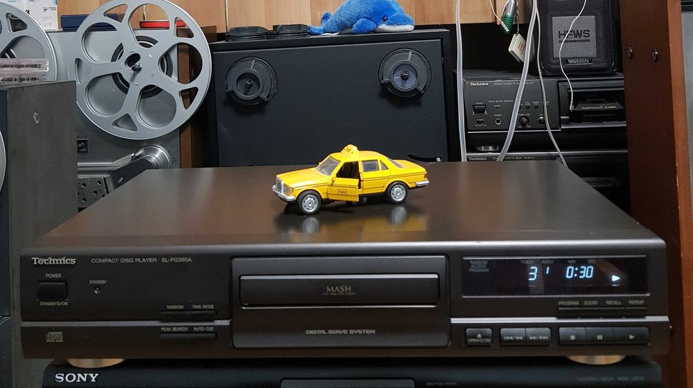 Compact  Disc Stereo Deck Player  TECHNICS SL PG380  Black