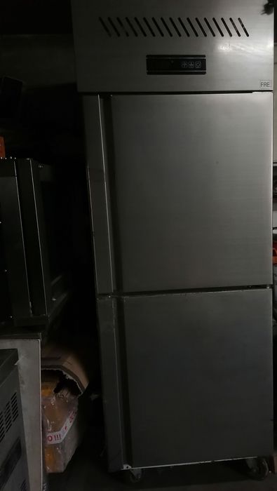 Продам морозильник