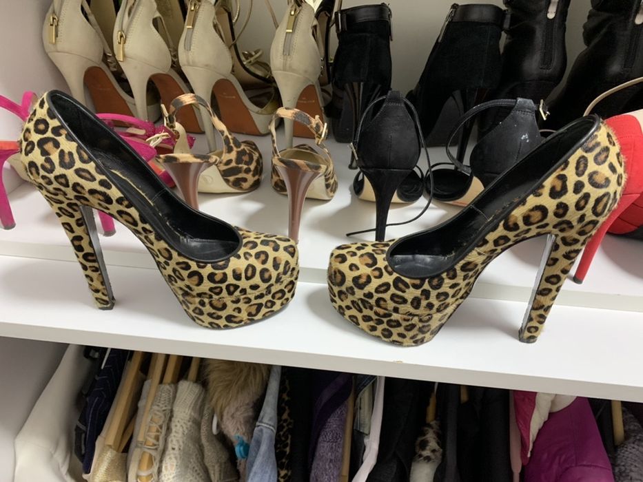 Pantofi animalprint cu platforma-200Euro.