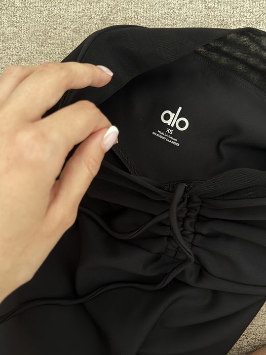 Alo Airlift Divine Bra & Alo Airlift Mesh High-Waist Divine Legging