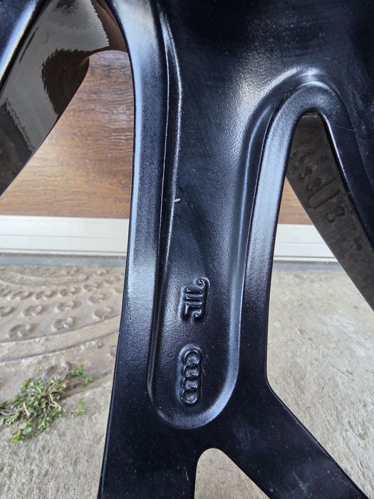 Janta AUDi S8 A8 pe 21 4N0601025AF