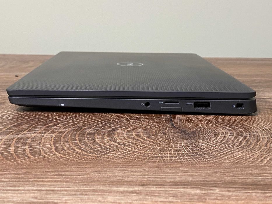 Лаптоп DELL LATITUDE 7300 I5-8365U 13,3 /8GB/256GB NVME/13.3/Full HD