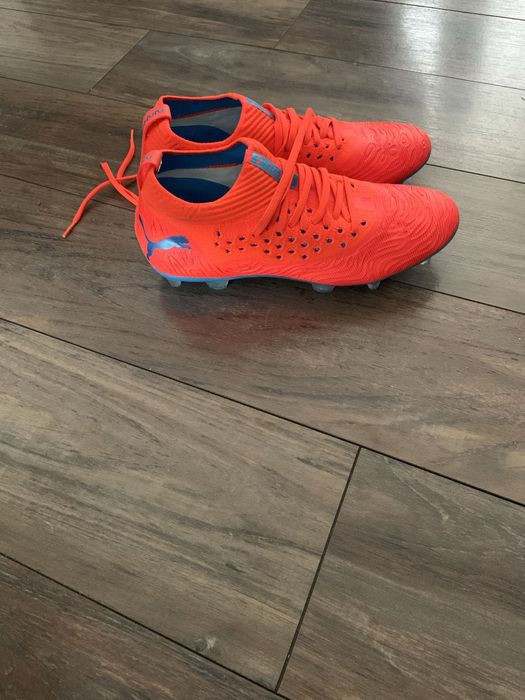 Футболни бутонки: Puma Net-fit