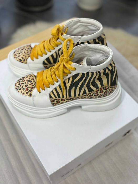 Сникърси Eva Minge