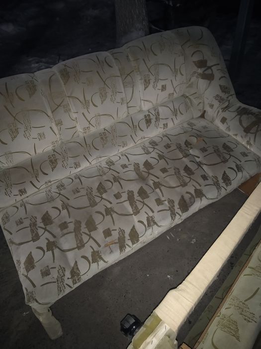 Продам диван очень дешево