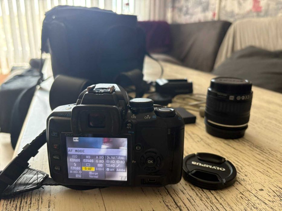 Olympus E-420 DSLR двоен кит 14-42mm + 40-150mm употребяван с аксесоари