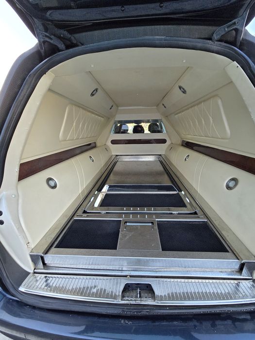 Dric funerar Mercedes-Benz