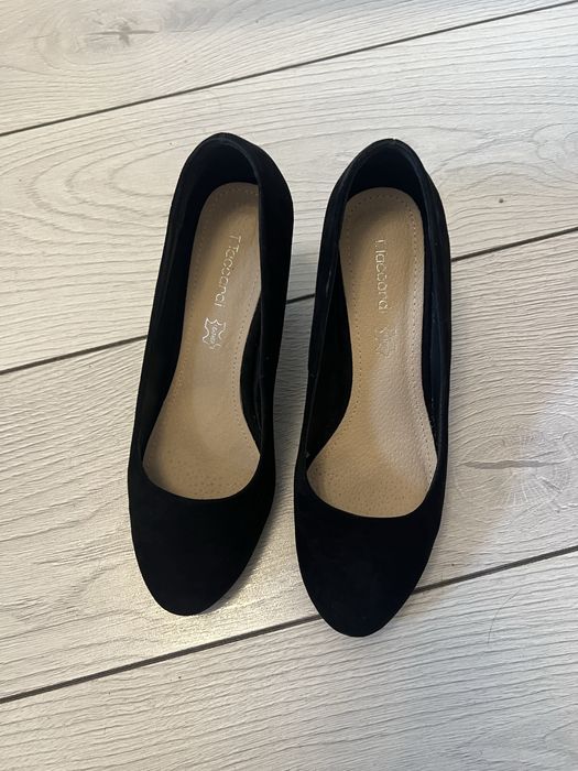 Продам женские туфли