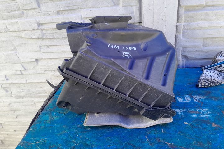 Carcasa filtru aer 03G133835B - 2.0 BPW 03G133835B - 2.0 BPW Audi A4