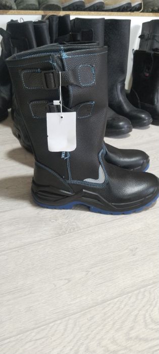 Кирзовыйе сопоги.