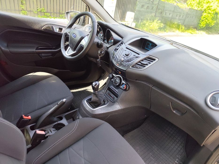 Ford Fiesta an2014 model Facelift/Euro 5/benzina