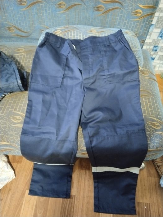 Продам 2 летних костюма,спец одежда,