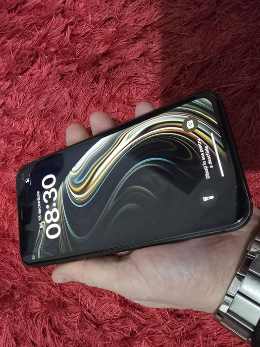 -Iphone 11, Black, 128Gb, 4Ram, Bat 100%, stare foarte buna-semne usoa