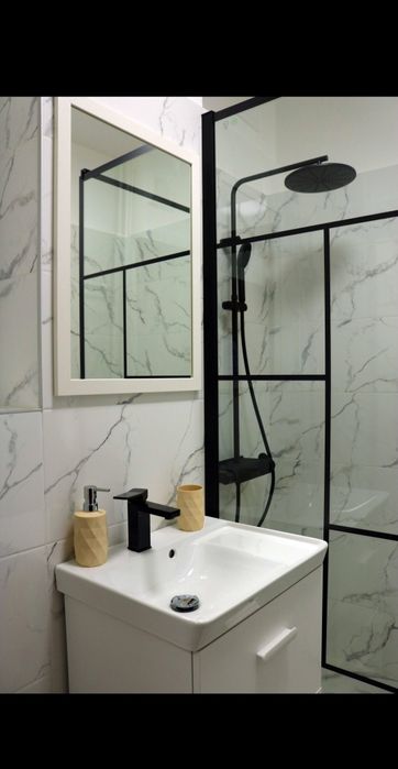 Închiriez Garsoniera tip Studio Trivale, cu parcare