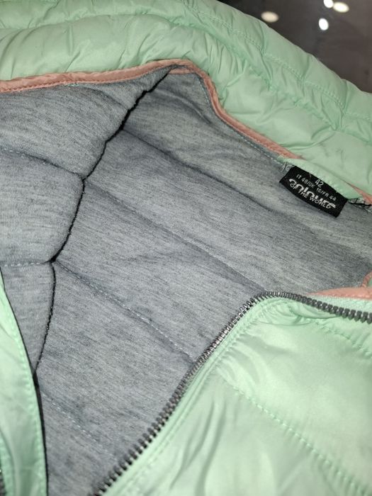 Дамско яке Colours of the word.
Размерът е 42.
Дължина от рамото до до