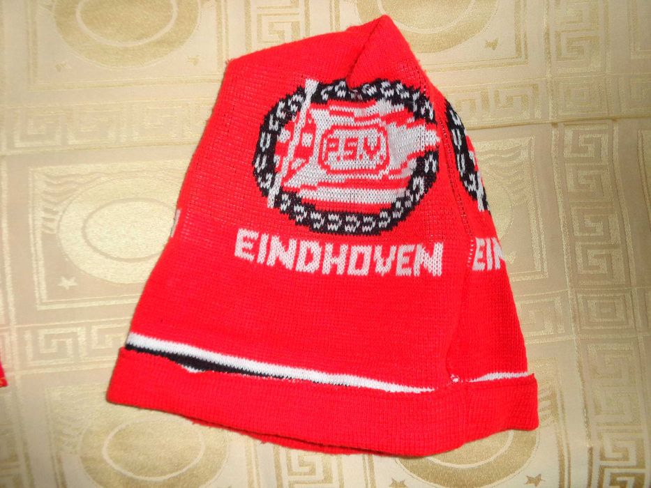 Зимни шапки на Барселона,ПСВ ,Холандия