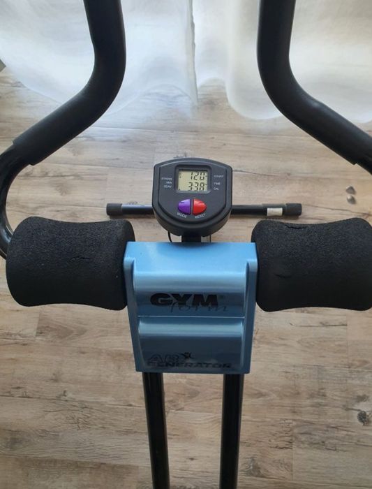 Vand aparat de facut abdomene. Aparat fitness