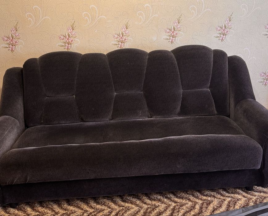 Продам диван и два кресла